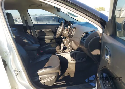 2019 Jeep Compass Altitude Fwd from USA, damaged, VIN 3C4NJCBB0KT692995